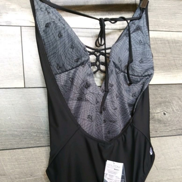 ⭐NEW ⭐Womens Volcom one piece swimsuit - Picture 7 of 8